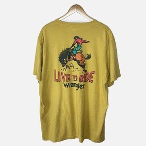 Men Wrangler Graphic T-shirt Size XL Yellow Cowboy Rodeo "Live to Ride" Cotton
